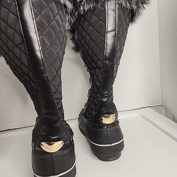 GUESS Women's DUCK fur linedQuilted Boots size: 6 - Picture 9 of 10